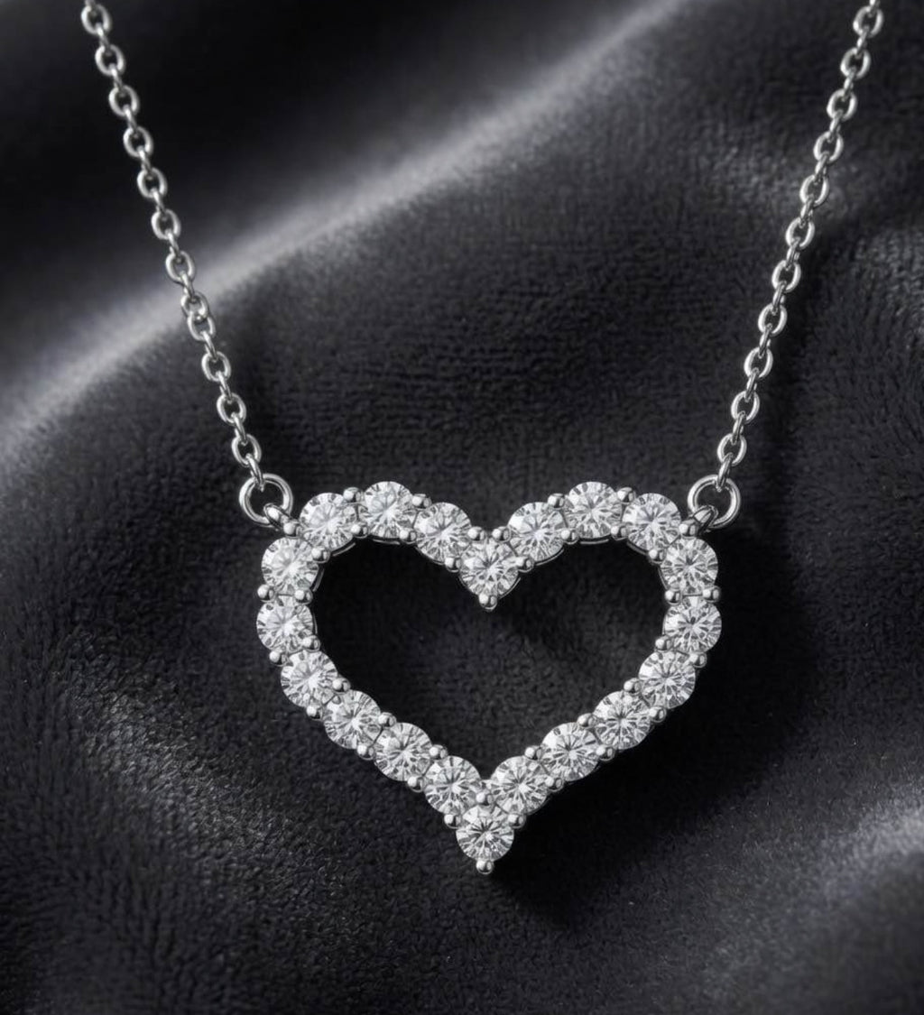 1 CTW diamond open heart necklace in 18K white gold, close-up