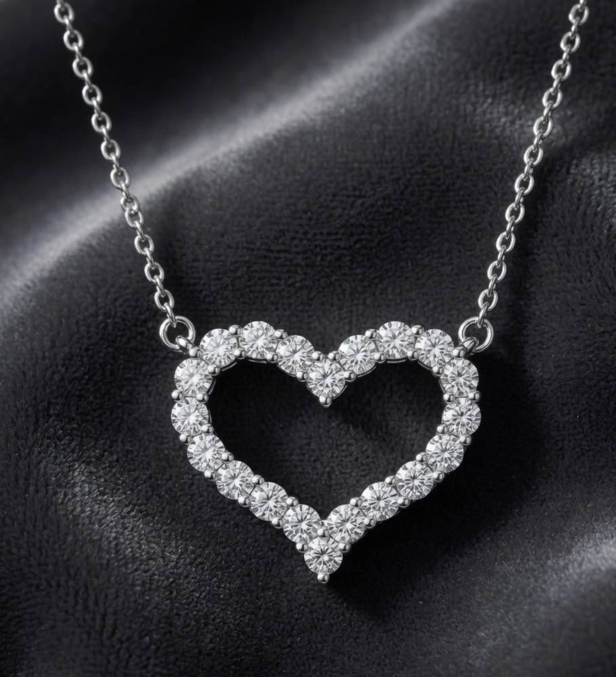 1 CTW diamond open heart necklace in 18K white gold, close-up