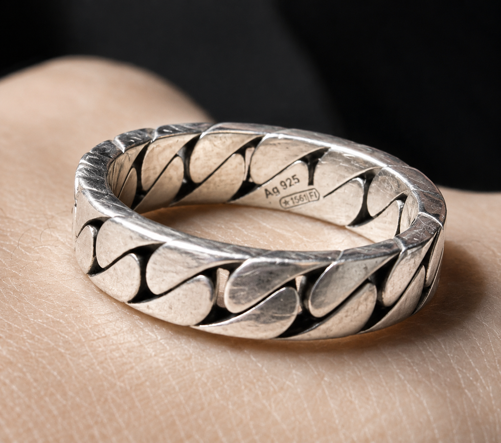 Gucci Interlocking G Ring — Aged Sterling Silver, Size 7