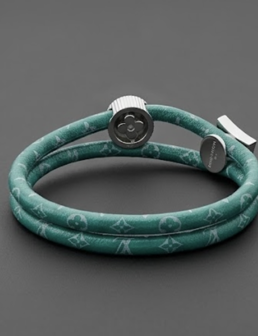 Louis Vuitton sterling silver rope bracelet detail