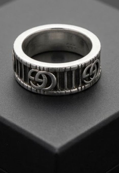 Gucci Double G sterling silver ring detail