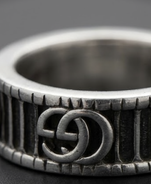 Gucci Double G sterling silver ring macro detail